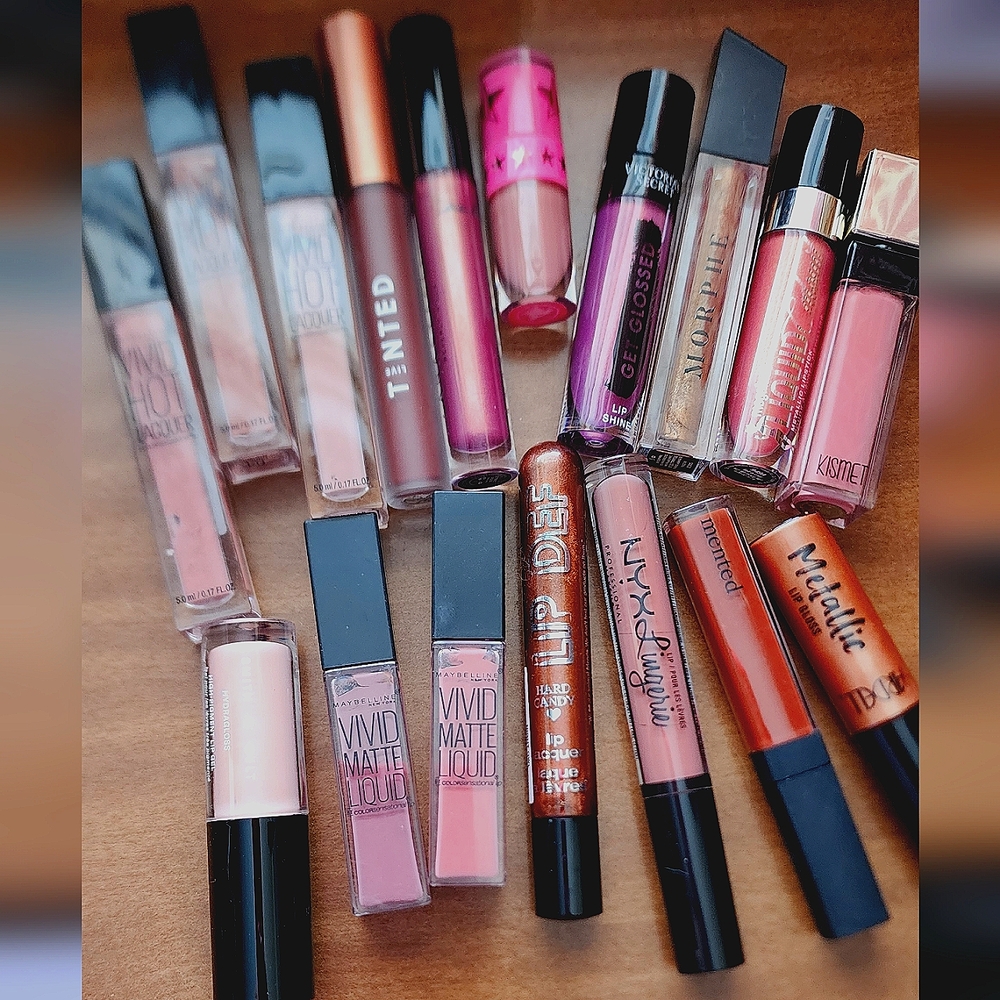 Bundle of lipglosses 5/$25 💄